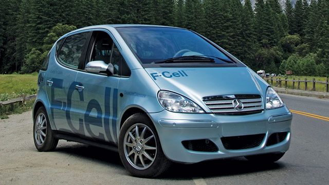 Daimler A G translates data from its hydrogen-fuel test fleet into automated reports and web applications, like this vehicle.